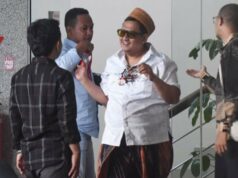 Diperiksa KPK, Bos Rokok Madura Haji Seu Bantah Kenal Tersangka Korupi Bea Cukai Diperiksa KPK, Bos Rokok Madura Haji Seu Bantah Kenal Tersangka Korupi Bea Cukai