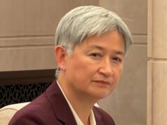 Discurso de Wong interrompido por autoridades chinesas que tentavam remover jornalistas australianos Lisa Visentin