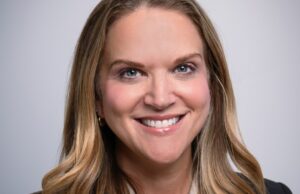 Disney promove April Carretta como vice-presidente executiva de comunicações e executiva para liderar relações públicas de Dana Walden Disney promove April Carretta como vice-presidente executiva de comunicações e executiva para liderar relações públicas de Dana Walden