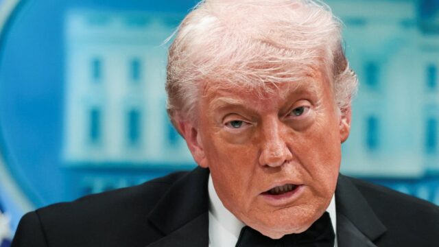 Diteror Penembakan, Trump Tegaskan Tak Akan Uniforme Lawan Irã
