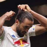 Dominic Calvert-Lewin admite que Lisandro Martinez teve ‘azar’ após cartão vermelho