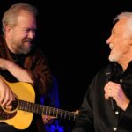 Don Schlitz, venerado compositor por trás de 'The Gambler', 'Forever and Ever, Amen', 'When You Say Nothing at All' e outros clássicos country, morre aos 73 anos