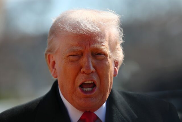 Donald Trump critica a Fox News após nova pesquisa na Califórnia
