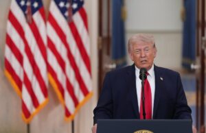 Donald Trump se gaba da economia enquanto mais republicanos se voltam contra ele Donald Trump se gaba da economia enquanto mais republicanos se voltam contra ele