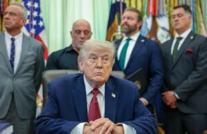 Donald Trump vê pior votação no segundo mandato enquanto o voto dos jovens azeda Donald Trump vê pior votação no segundo mandato enquanto o voto dos jovens azeda