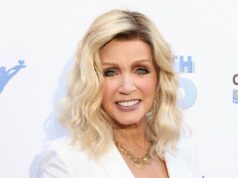 Donna Mills, 85, critica a crítica que disse que ela usa ‘muita maquiagem’ Donna Derrico parece eterna em seu antigo maiô Baywatch