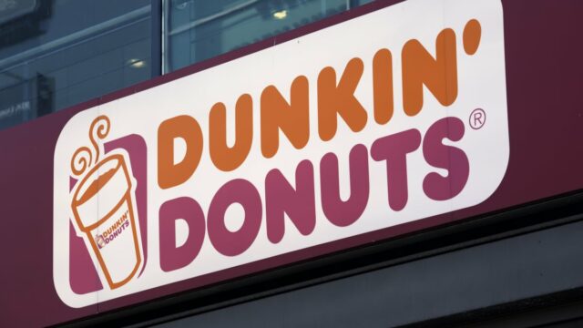 Dunkin 'está distribuindo mais de um milhão de cafés de graça hoje - como reivindicar o seu no Dia da Mentira
