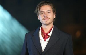 Dylan Sprouse enfrenta invasor na casa de Hollywood Hills e o detém antes da prisão Dylan Sprouse enfrenta invasor na casa de Hollywood Hills e o detém antes da prisão