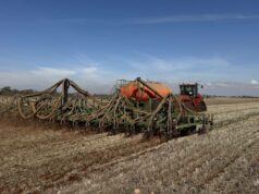 É arriscado fazer uma colheita, mas é mais arriscado não fazê-lo, dizem alguns agricultores de Broadacre É arriscado fazer uma colheita, mas é mais arriscado não fazê-lo, dizem alguns agricultores de Broadacre