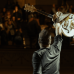 ENTREVISTA EXCLUSIVA: Agitação de Lee Brice 'When the Kingdom Comes': uma comovente exploração musical de compaixão, esperança e fé