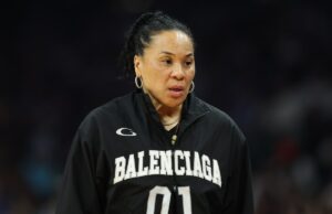 ESPN acusada de preconceito em relação a Dawn Staley, Carolina do Sul, por causa da UCLA ESPN acusada de preconceito em relação a Dawn Staley, Carolina do Sul, por causa da UCLA