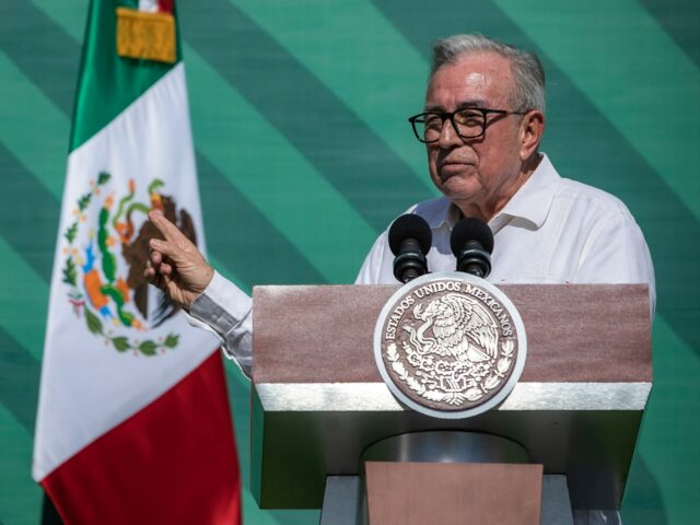   A presidente do México, Claudia Sheinbaum, discursa à mídia