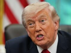 Trump promete manter pressão sobre o Irão através de um bloqueio ‘incrível’ Donald Trump disse novamente que as negociações dependeriam da renúncia do Irão às suas ambições nucleares.