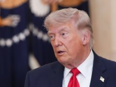 EUA e Irã recebem proposta de paz enquanto Trump promete ‘inferno’ se o estreito permanecer fechado O presidente Donald Trump ameaçou com mais ataques à infraestrutura iraniana de energia e transporte se o Estreito de Ormuz não for reaberto.