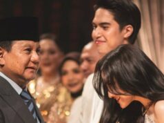 El Rumi Nekat Langgar Protocolo Istana Demi Satukan Ahmad Dhani e Maia Estianty di Depan Prabowo El Rumi Nekat Langgar Protocolo Istana Demi Satukan Ahmad Dhani e Maia Estianty di Depan Prabowo