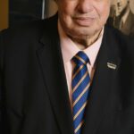 Ele era o verdadeiro senhorio do Marty Supreme. Agora ele é o rei do rádio de Nova York