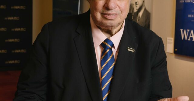 Ele era o verdadeiro senhorio do Marty Supreme. Agora ele é o rei do rádio de Nova York
