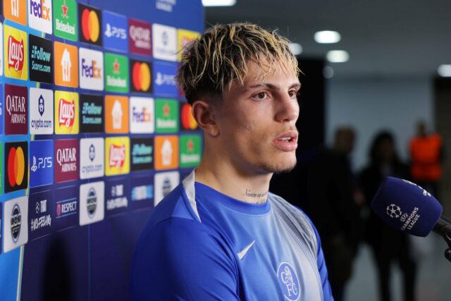 'Ele foi uma vergonha'... Nicky Butt critica Alejandro Garnacho depois do que viu no Manchester United
