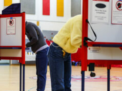 Eleitores da Virgínia avaliam referendo sobre redistritamento: ‘Não há razão para mudar as coisas’ Eleitores da Virgínia avaliam referendo sobre redistritamento: 'Não há razão para mudar as coisas'