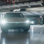 Tesla Cybercabs fizeram fila no Giga Texas em Austin, em 8 de abril de 2026.