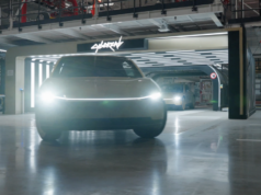 Elon Musk diz que o Teslas Cybercab iniciou a produção Tesla Cybercabs fizeram fila no Giga Texas em Austin, em 8 de abril de 2026.