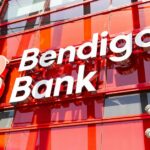 O Bendigo Bank fechará 10 agências em três estados, deixando cinco comunidades regionais sem quaisquer serviços financeiros.