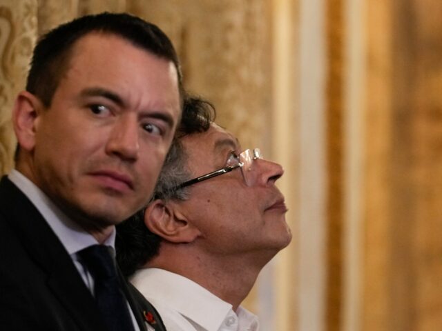 Equador aumenta tarifas para 100% em rivalidade com a vizinha Equador aumenta tarifas para 100% em rivalidade com a vizinha Colômbia