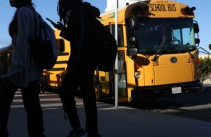 Escolas públicas de Los Angeles ultrapassam limites de tempo de tela para alunos pela primeira vez Escolas públicas de Los Angeles ultrapassam limites de tempo de tela para alunos pela primeira vez