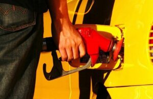 Estado enfrenta potencial salto de combustível de 8c/litro, alerta especialista Estado enfrenta potencial salto de combustível de 8c/litro, alerta especialista