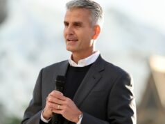 Estão em andamento demissões de 1.000 funcionários da Disney; O CEO Josh D’Amaro afirma que os cortes ‘simplificarão’ as operações: ‘Eu sei que isso é difícil’ Estão em andamento demissões de 1.000 funcionários da Disney; O CEO Josh D'Amaro afirma que os cortes 'simplificarão' as operações: 'Eu sei que isso é difícil'