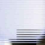 Este boato sobre o 20º aniversário do iPhone é especulativo, mas persuasivo | A imagem mostra um visual abstrato de vidro