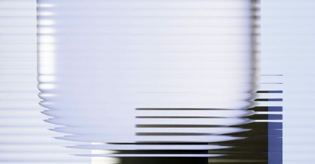 Este boato sobre o 20º aniversário do iPhone é especulativo, mas persuasivo | A imagem mostra um visual abstrato de vidro