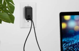 Este carregador USB de porta dupla de 100 W é bom demais para deixar passar melhores itens essenciais para comprar