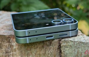 Este é o Samsung dobrável que você pode comprar se estiver com orçamento limitado Renderização do Galaxy Z Flip 6 em amarelo contra fundo branco.