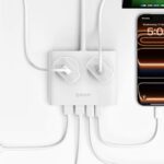 ORICO Power Brick na mesa