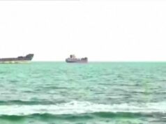 Estreito de Ormuz voltou a fechar após navios dispararem contra Estreito de Ormuz voltou a fechar após navios dispararem contra