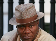 Estrela de ‘Missão Impossível’ Ving Rhames hospitalizado após colapso em restaurante de Los Angeles Estrela de 'Missão Impossível' Ving Rhames hospitalizado após colapso em restaurante de Los Angeles