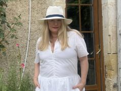 Eu caí do tamanho 16 para o tamanho 12 seguindo estas 6 regras de ouro para perder peso. São práticos e factíveis, por SASHA WILKINS Sasha Wilkins de férias em 2024. Ela escreve: 'Antes dos golpes, eu pegava um pedaço de queijo ou uma fatia de torrada como um lanche temporário para matar a fome antes de uma refeição completa'