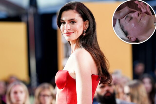 Gua sha de quartzo rosa rosa em forma de borboleta.