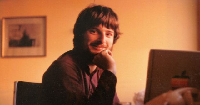 Eu fui um cara da Apple quase desde o início – aqui estão meus dispositivos de destaque | OG Ben com OG Macintosh em 1984