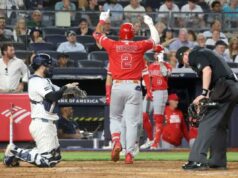 Ex-Yankees em potencial, Oswald Peraza tem noite de 3 rebatidas: ‘Ele nos matou’ Oswald Peraz comemora depois de contornar as bases em seu home run solo na quarta entrada da derrota dos Yankees por 7 a 1 para os Angels em 14 de abril de 2026, no Stadium.