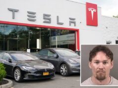 Ex-aluno de Yale nu e empunhando uma espingarda invade a loja Tesla da Bay Area Ex-aluno de Yale nu e empunhando uma espingarda invade a loja Tesla da Bay Area