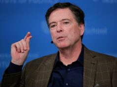 Ex-chefe do FBI Comey aparece em tribunal por suposta ameaça de Trump Ex-chefe do FBI Comey aparece em tribunal por suposta ameaça de Trump