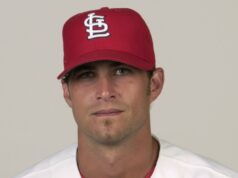 Ex-jogador da MLB Dan Serafini afirma inocência em tiroteio contra sogros Cartas de amor na prisão reveladas entre o ex-assassino da MLB Daniel Serafini e sua amante babá