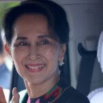Ex-líder de Mianmar, Aung San Suu Kyi, foi transferida para prisão domiciliar