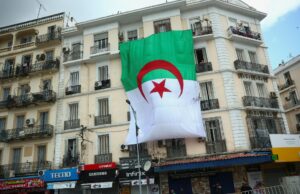 Ex-ministro da Indústria da Argélia preso em caso de corrupção de alto nível Ex-ministro da Indústria da Argélia preso em caso de corrupção de alto nível