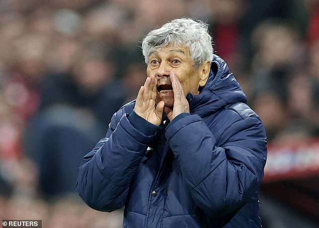 Ex-técnico da Liga dos Campeões morre menos de duas semanas O ícone do futebol romeno Mircea Lucescu morreu aos 80 anos, foi anunciado na terça-feira