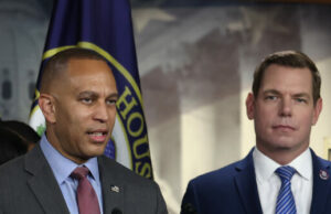 Exclusivo – Cliff Maloney: ‘As pessoas agora estão pedindo a Hakeem Jeffries que diga a’ Swalwell ‘para renunciar ao Congresso’ Exclusivo - Cliff Maloney: 'As pessoas agora estão pedindo a Hakeem Jeffries que diga a' Swalwell 'para renunciar ao Congresso'