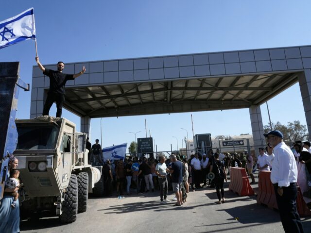 Exército israelense diz que soldados acusados ​​de abusar de palestinos retornarão ao serviço
