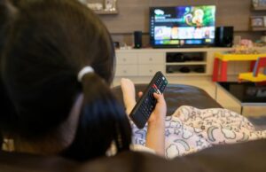FCC desafia temas de identidade de gênero na TV infantil FCC desafia temas de identidade de gênero na TV infantil